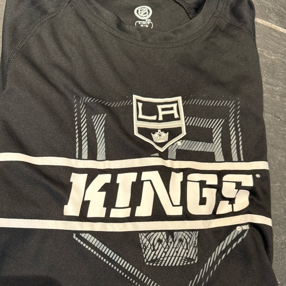 LA Kings unisex shirt🖤worn once for a company event🖤like NEW!! women’s sizing - Picture 9 of 9